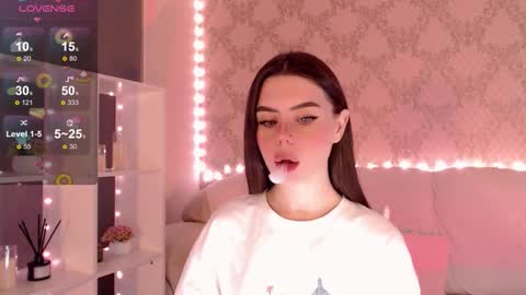 Mia online show from 10/14/25, 03:29