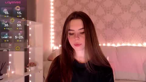 Mia online show from 11/06/25, 03:29