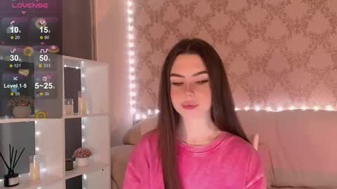 Mia online show from 11/20/25, 03:28