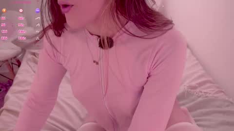 Snapshot of honeeeey_ chatting on 02/21/26, 10:11 honeeeey_ online show from 02/21/26, 10:11