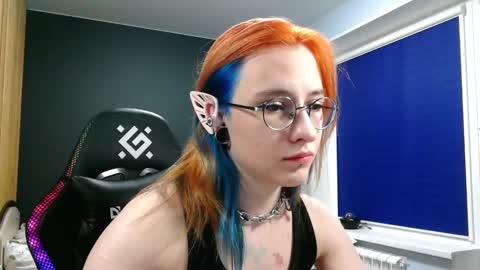 Honelints boyblonde hair AsterMIntfemboybrown hair online show from 12/16/24, 07:10