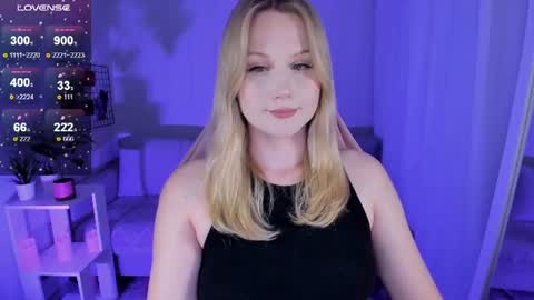 Snapshot of honey_blondee chatting on 06/21/26, 08:00 Tammy online show from 06/21/26, 08:00