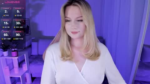 Snapshot of honey_blondee chatting on 06/30/26, 08:43 Tammy online show from 06/30/26, 08:43