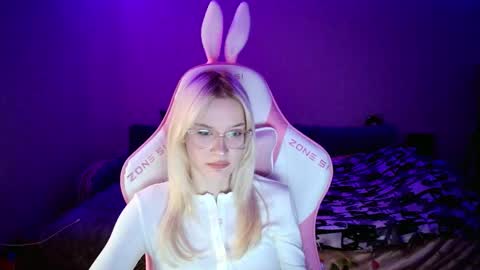 honey_bold online show from 12/04/25, 10:13