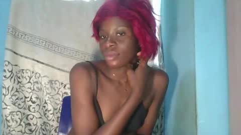 Snapshot of honey_bug2 chatting on 04/03/26, 08:56 Queen online show from 04/03/26, 08:56