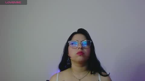 Snapshot of honey_buns_1 chatting on 03/02/25, 09:42 mimi online show from 03/02/25, 09:42