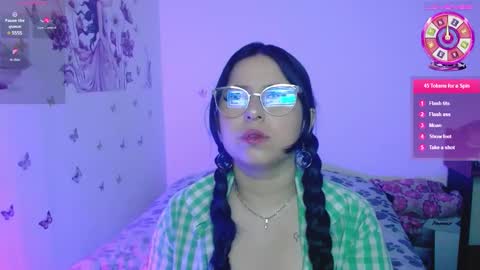Snapshot of honey_buns_1 chatting on 03/11/25, 10:07 mimi online show from 03/11/25, 10:07