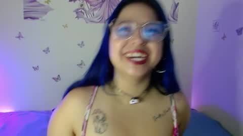 Snapshot of honey_buns_1 chatting on 09/14/25, 11:09 mimi online show from 09/14/25, 11:09