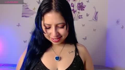 Snapshot of honey_buns_1 chatting on 10/24/25, 12:12 mimi online show from 10/24/25, 12:12