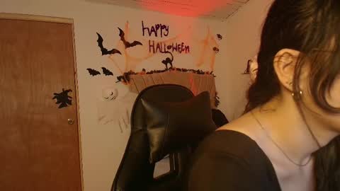   online show from 10/23/25, 03:11