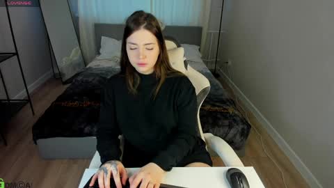 Snapshot of honey_cherrry chatting on 04/10/26, 01:22 Honey online show from 04/10/26, 01:22