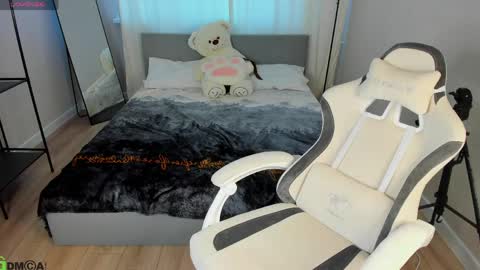 Snapshot of honey_cherrry chatting on 04/11/26, 07:45 Honey online show from 04/11/26, 07:45