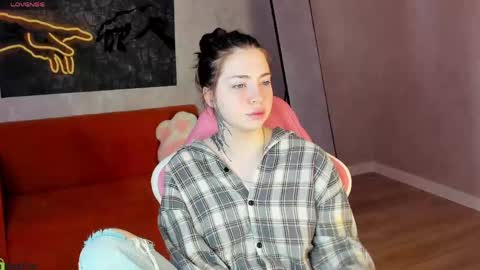 Snapshot of honey_cherrry chatting on 05/09/26, 01:44 Honey online show from 05/09/26, 01:44