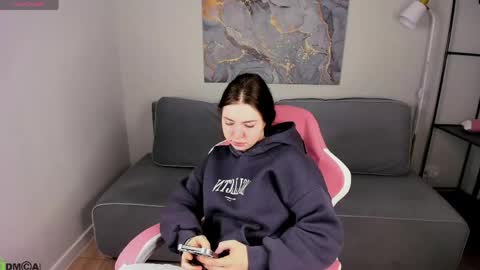 Snapshot of honey_cherrry chatting on 05/12/26, 01:25 Honey online show from 05/12/26, 01:25