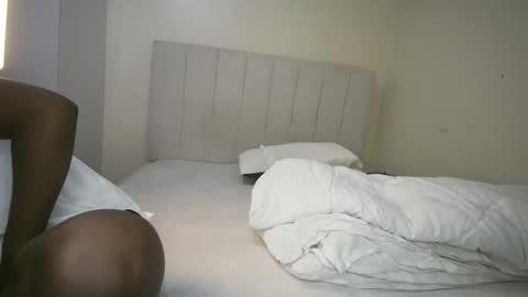 honey drop online show from 03/01/26, 08:49