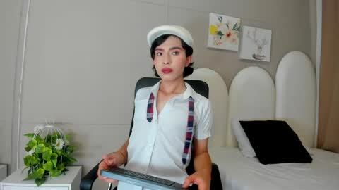 Snapshot of honey_hex_ chatting on 05/12/26, 07:44 honey_hex_ online show from 05/12/26, 07:44
