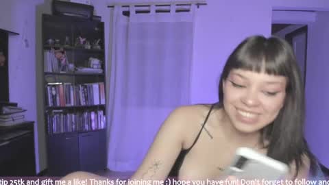 Snapshot of honey_hoe chatting on 05/08/26, 01:33 Lau online show from 05/08/26, 01:33