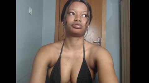 Snapshot of honey_juicydoll chatting on 05/20/26, 06:41 Sonia online show from 05/20/26, 06:41