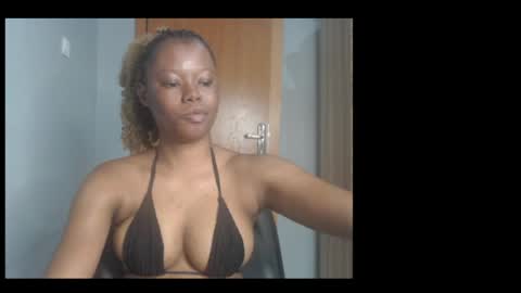 Snapshot of honey_juicydoll chatting on 06/09/26, 07:20 Sonia online show from 06/09/26, 07:20