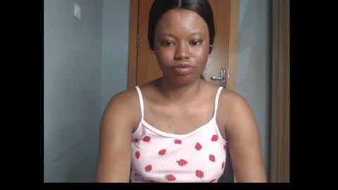 Snapshot of honey_juicydoll chatting on 06/27/26, 03:28 Sonia online show from 06/27/26, 03:28