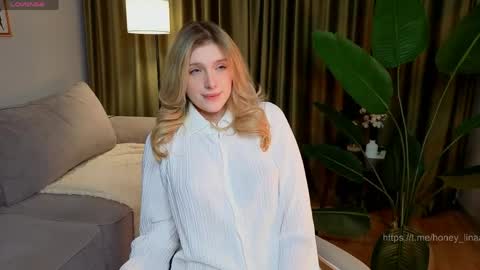 Lina online show from 04/15/26, 07:21