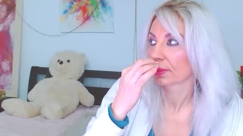 honey_lara online show from 02/14/26, 07:21