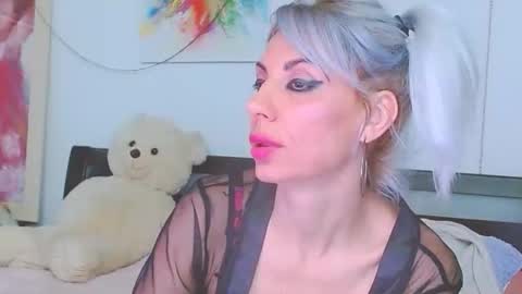 Snapshot of honey_lara chatting on 03/12/26, 12:50 honey_lara online show from 03/12/26, 12:50