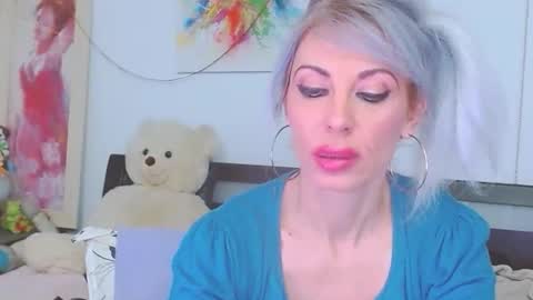 Snapshot of honey_lara chatting on 03/12/26, 11:55 honey_lara online show from 03/12/26, 11:55