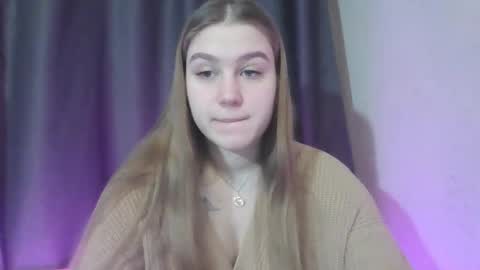 honey_lolaaa online show from 12/15/25, 10:08