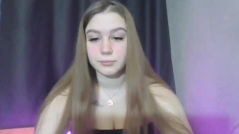 honey_lolaaa online show from 12/22/25, 02:47