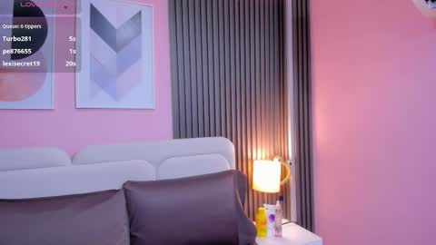 honey_sofii_ online show from 10/22/25, 11:21