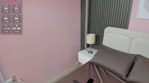 honey_sofii_ online show from 11/28/25, 11:24