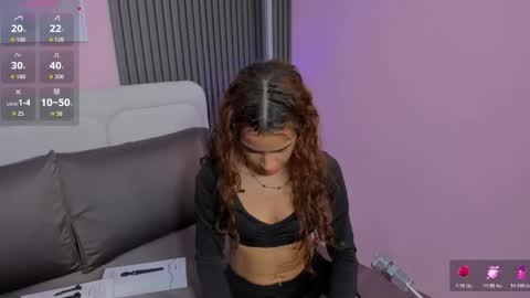 honey_sofii_ online show from 04/12/26, 11:48