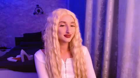 honey_sunset online show from 10/05/25, 05:55