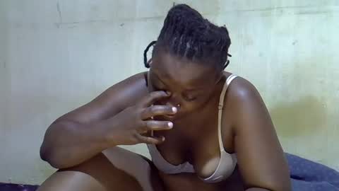 Snapshot of honey_sunshiny chatting on 06/15/26, 05:42 honey_sunshiny online show from 06/15/26, 05:42