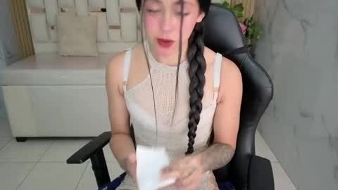 HONEY  online show from 05/25/26, 01:17