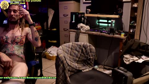 Honey and Bear online show from 12/20/24, 06:50