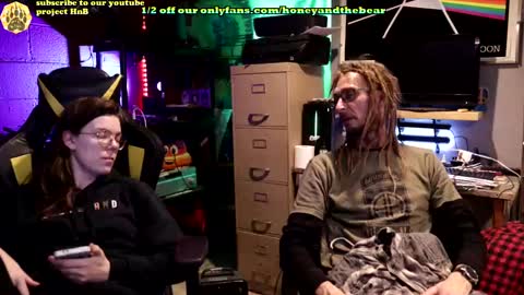 Honey and Bear online show from 02/21/25, 03:23