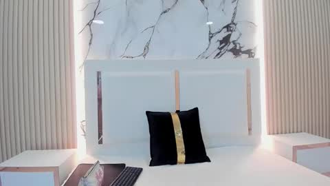 Snapshot of honeyangelh chatting on 02/19/26, 11:50 honeyangelh online show from 02/19/26, 11:50