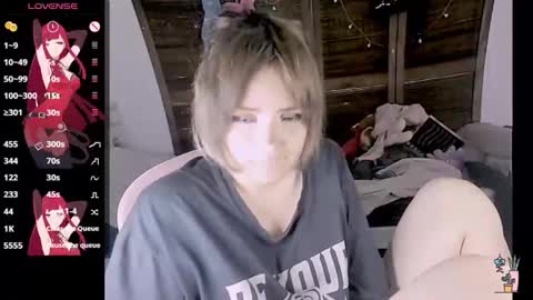 Honey Apple Alaska online show from 11/18/25, 04:06