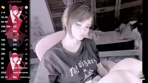 Honey Apple Alaska online show from 12/16/25, 06:07