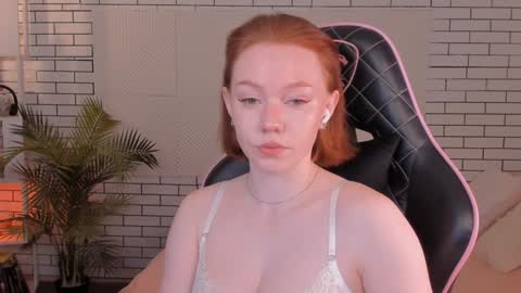 honeyautumn online show from 12/15/24, 11:53