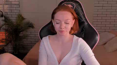 honeyautumn online show from 12/18/24, 01:48