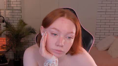 honeyautumn online show from 12/20/24, 02:41