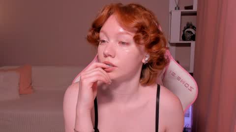 honeyautumn online show from 01/05/25, 12:20