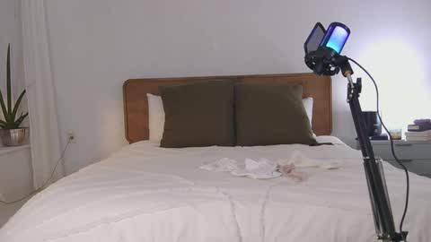 Snapshot of honeybbxx chatting on 02/25/25, 02:14 honeybbxx online show from 02/25/25, 02:14