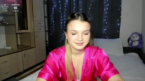 Snapshot of honeybunnyyy_ chatting on 04/03/26, 07:12 HoneyBunny online show from 04/03/26, 07:12