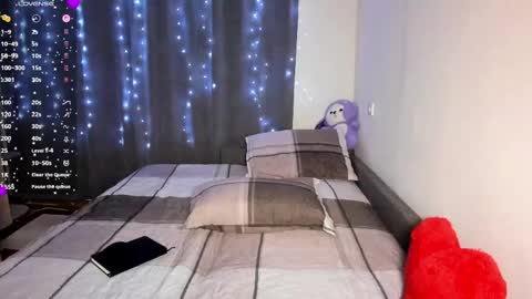 Snapshot of honeybunnyyy_ chatting on 04/28/26, 07:30 HoneyBunny online show from 04/28/26, 07:30