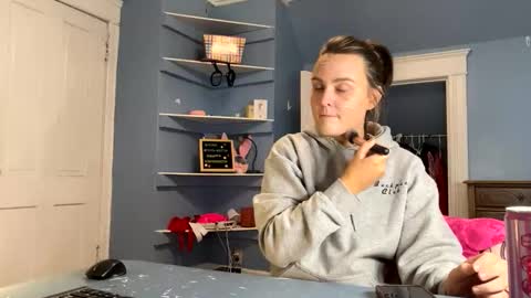 HoneyDrippinBunny online show from 05/04/26, 12:28