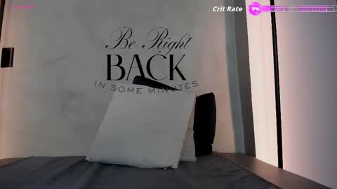 Sofia independent model online show from 11/12/25, 11:21